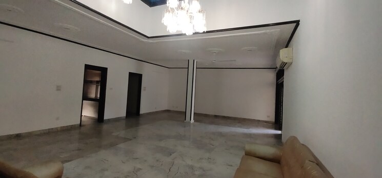 Room, sector 9 panchkula 6 Bedroom 4500 Sq.Ft. Independent House In Sector 9 Panchkula Panchkula 9534695