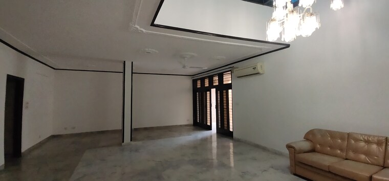 Room, sector 9 panchkula 6 Bedroom 4500 Sq.Ft. Independent House In Sector 9 Panchkula Panchkula 9534695