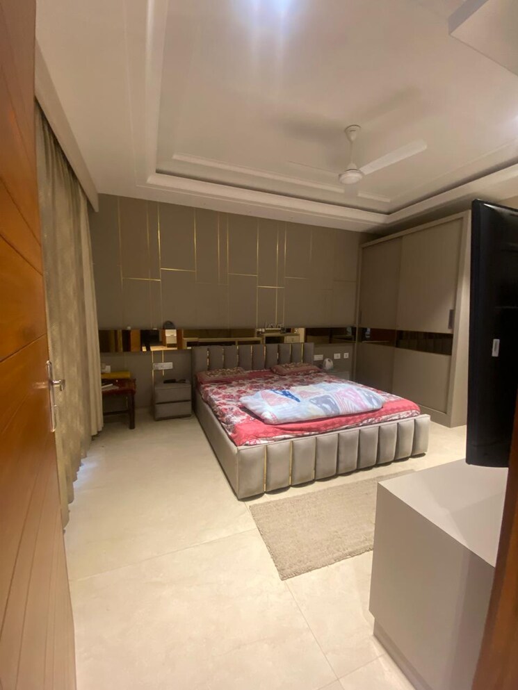 Bedroom, sector 4 4 Bedroom 2000 Sq.Ft. Builder Floor In Sector 4 Panchkula 9534742