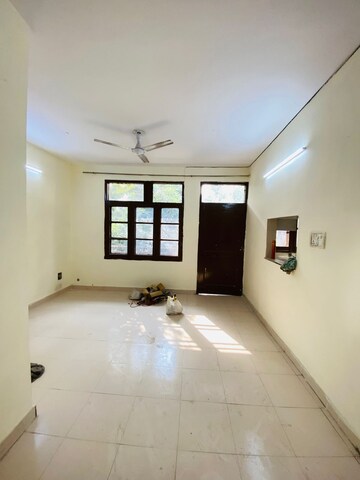 Room in 2 BHK Builder Floor at Palam Vihar Residents Association, Palam Vihar – for Rent
