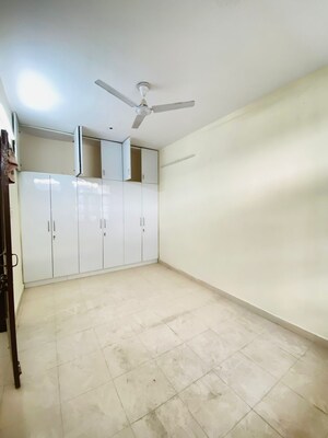 Room in 2 BHK Builder Floor at Palam Vihar Residents Association, Palam Vihar – for Rent