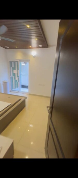 Room in 2.5 BHK Apartment at Shriram Luxor, Hennur Road – for Rent