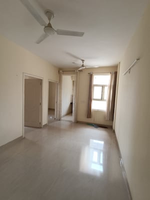 Room in 2 BHK Apartment at Shree Vardhman Mantra, Sector 67 – for Rent