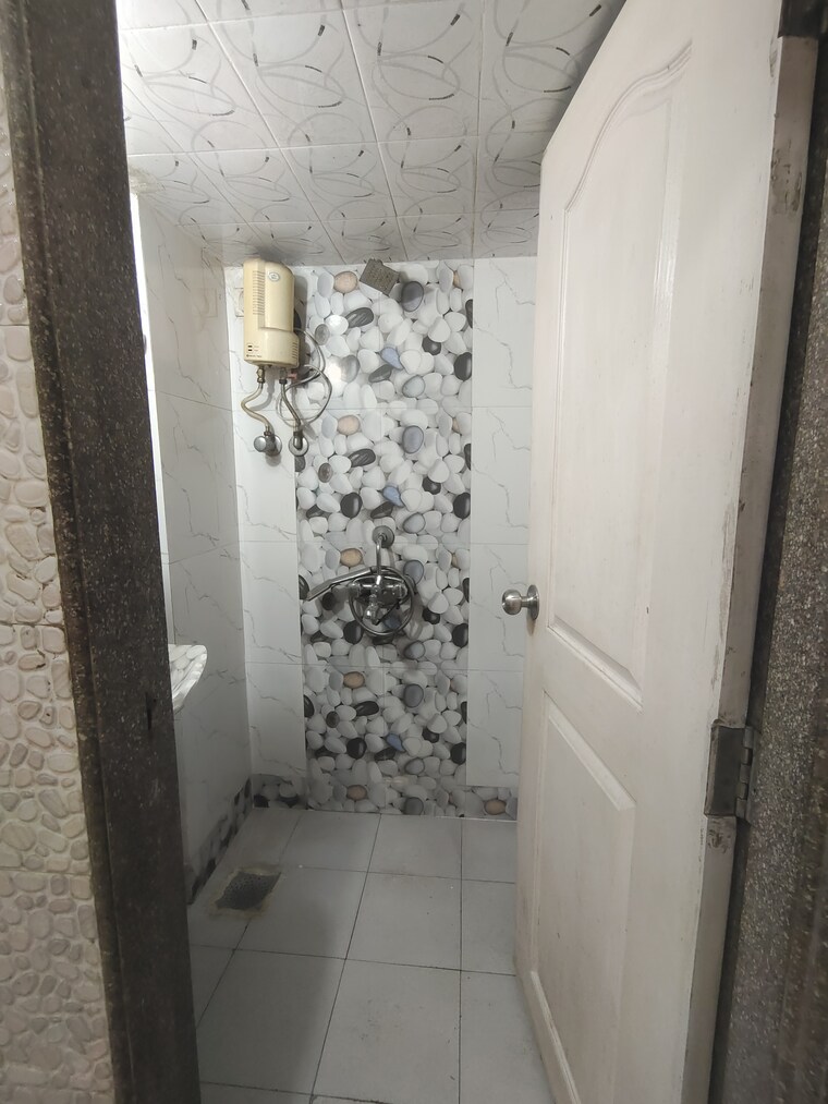 Bathroom, himgiri-lokupvan-phase-ii-chs-ltd 1 Bedroom 450 Sq.Ft. Apartment In Vasant Vihar Thane 9535066