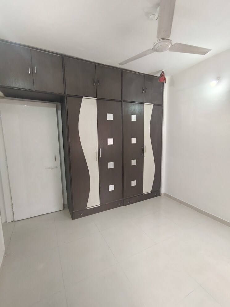 Room, himgiri-lokupvan-phase-ii-chs-ltd 1 Bedroom 450 Sq.Ft. Apartment In Vasant Vihar Thane 9535066