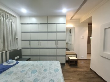 Room in 3 BHK Apartment at Sheth Vasant Galaxy, Goregaon West – for Rent