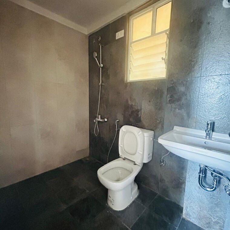 Bathroom, nanded 2.5 Bedroom 980 Sq.Ft. Apartment In Nanded Pune 9534920
