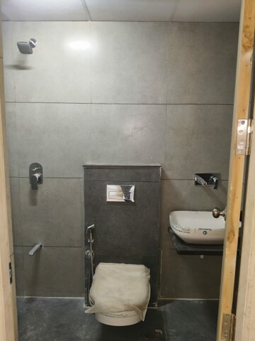 Furnished Amenities in 3 BHK Apartment at Vaishnodevi Circle – for Rent