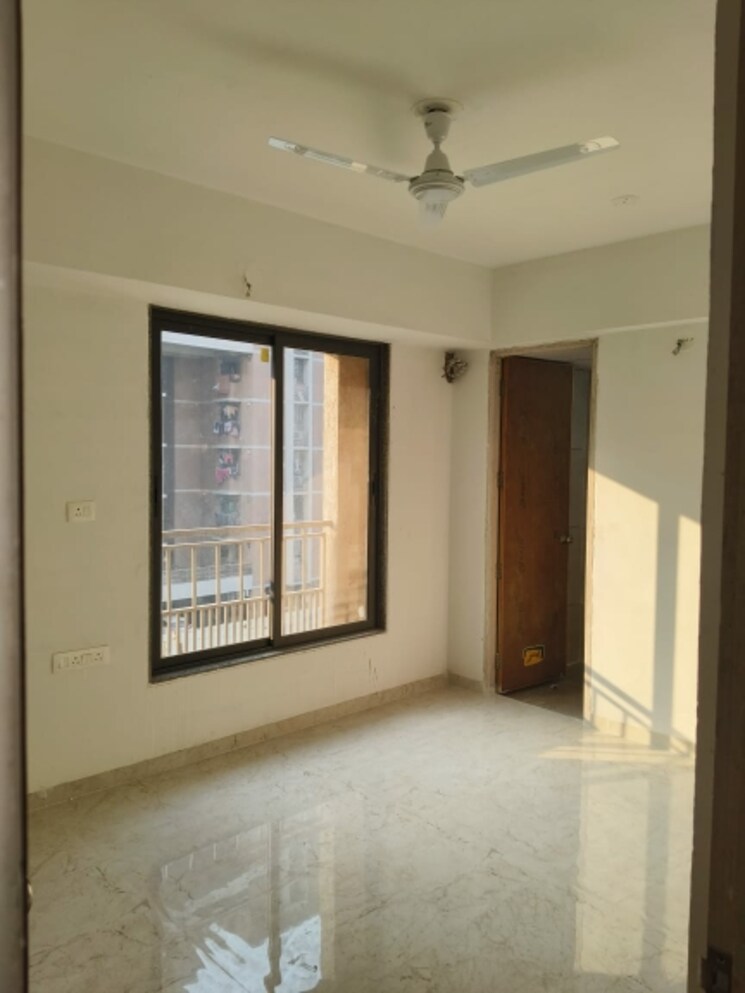 Room, vaishnodevi circle 3 Bedroom 1755 Sq.Ft. Apartment In Vaishnodevi Circle Ahmedabad 9534934