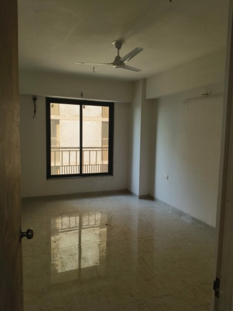Room, vaishnodevi circle 3 Bedroom 1755 Sq.Ft. Apartment In Vaishnodevi Circle Ahmedabad 9534934