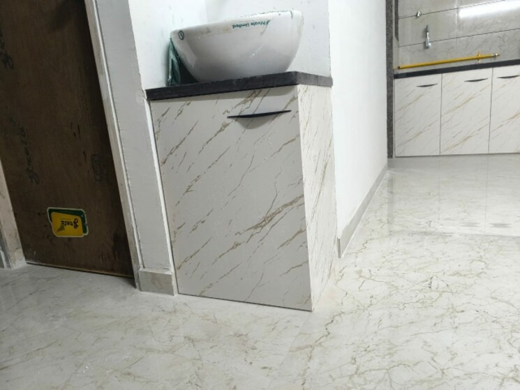 Bathroom, vaishnodevi circle 3 Bedroom 1755 Sq.Ft. Apartment In Vaishnodevi Circle Ahmedabad 9534934