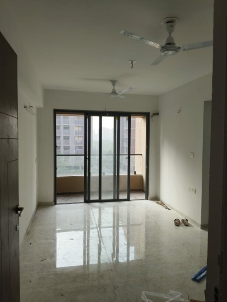 Room, vaishnodevi circle 3 Bedroom 1755 Sq.Ft. Apartment In Vaishnodevi Circle Ahmedabad 9534934
