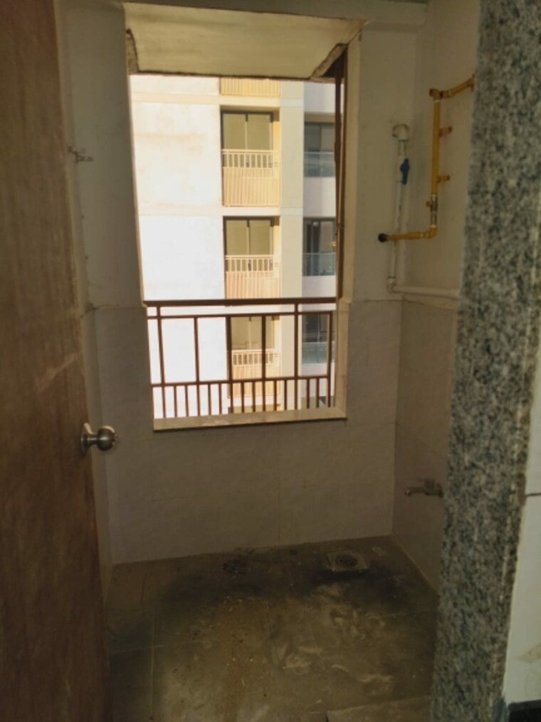 Bathroom, vaishnodevi circle 3 Bedroom 1755 Sq.Ft. Apartment In Vaishnodevi Circle Ahmedabad 9534934