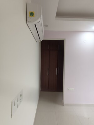 Room in 3 BHK Builder Floor at Ansal API Esencia, Sector 67 – for Rent