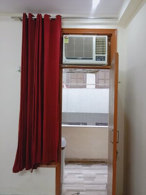 Room in 3 BHK Builder Floor at Saket – for Rent