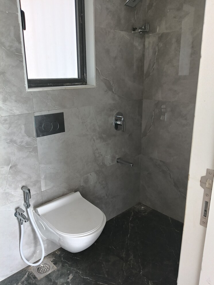 Bathroom, jivan-prakash-apartment 2 Bedroom 774 Sq.Ft. Apartment In Matunga West Mumbai 9534955