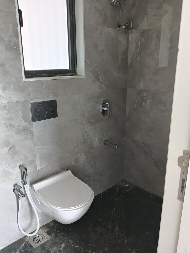 Bathroom, jivan-prakash-apartment 2 Bedroom 774 Sq.Ft. Apartment In Matunga West Mumbai 9534955
