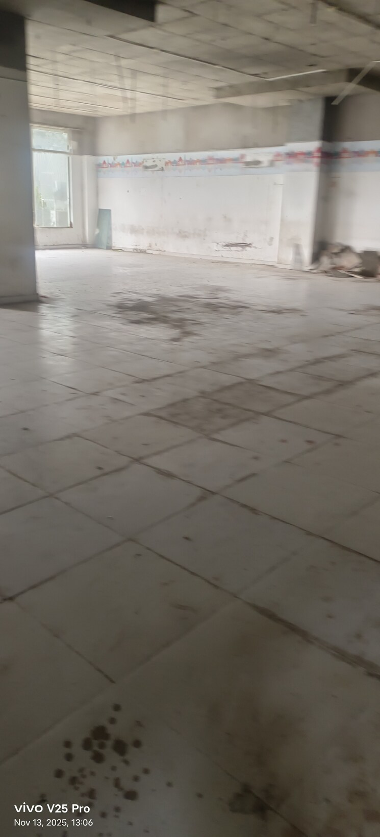 Room, sanjay place Commercial Office Space 3000 Sq.Ft. In Sanjay Place Agra 9534970