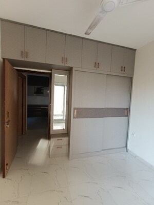 Room in 3 BHK Apartment at Pivotal Paradise, Sector 62 – for Rent