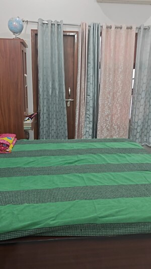 Bedroom in 6+ BHK Independent House at Gomti Nagar – for Rent