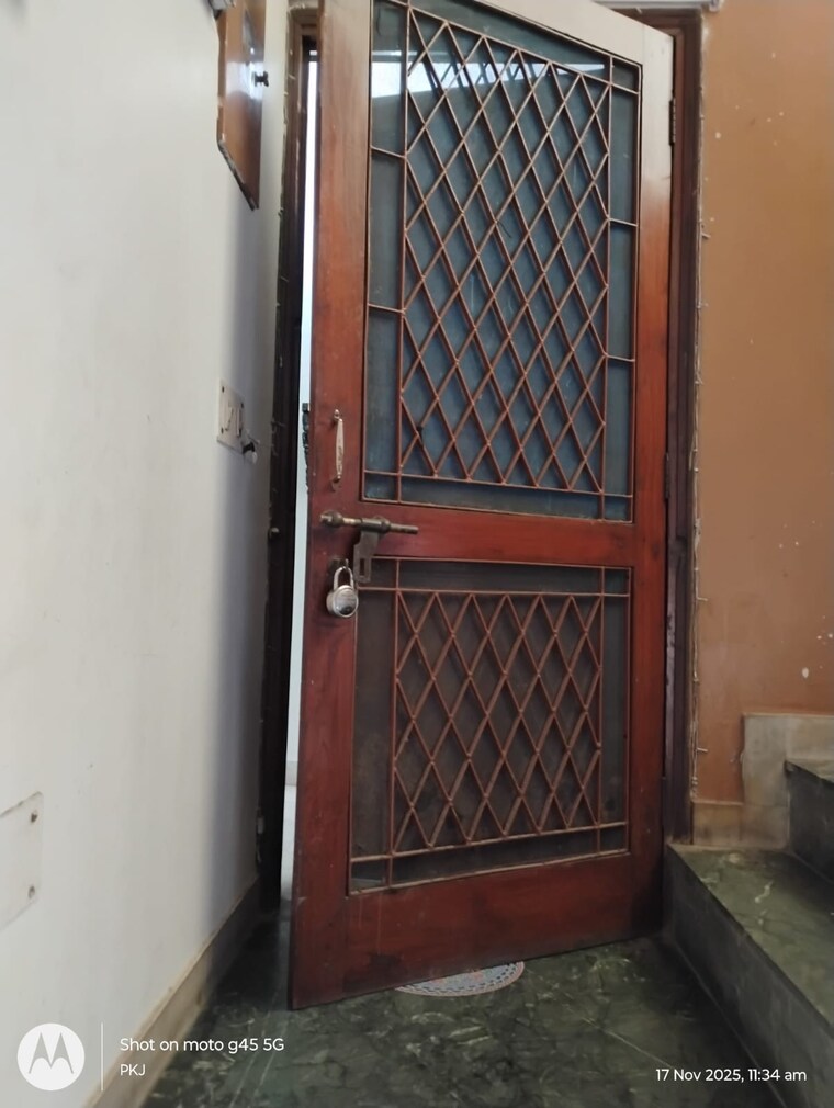 undefined, hauz khas enclave 3 Bedroom 2000 Sq.Ft. Builder Floor In Hauz Khas Enclave Delhi 9535033