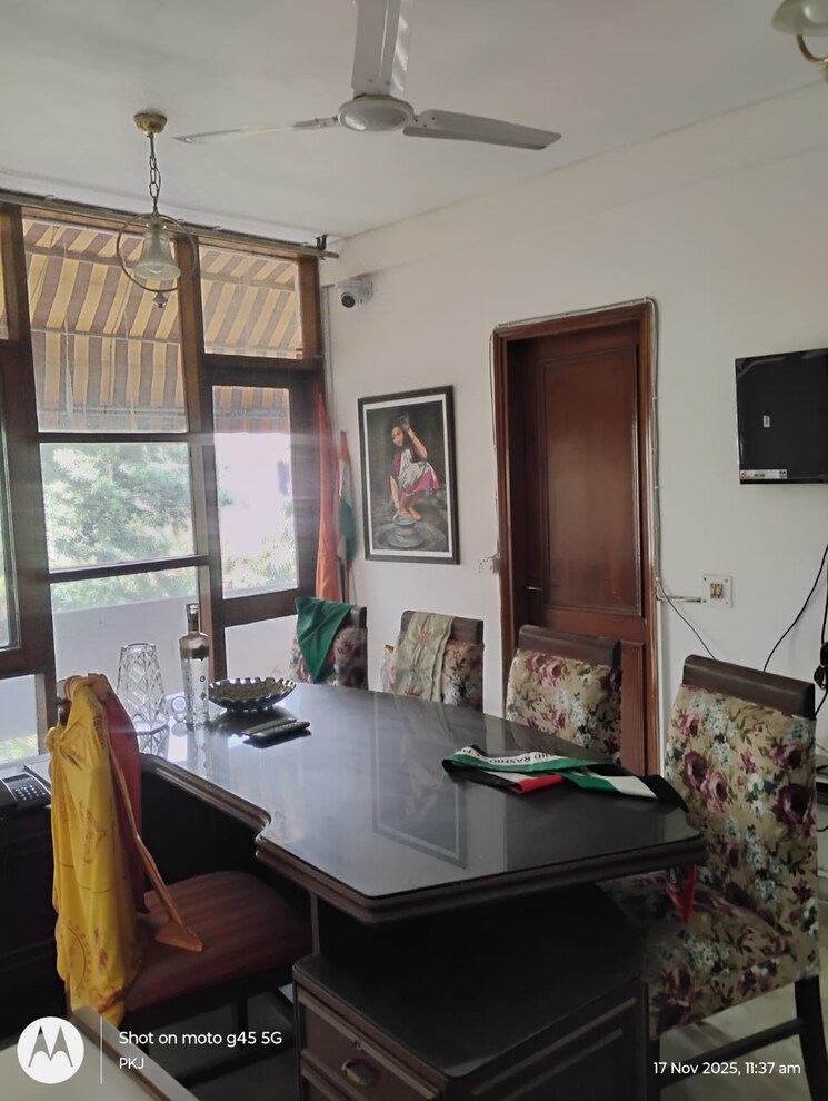 Kitchen, hauz khas enclave 3 Bedroom 2000 Sq.Ft. Builder Floor In Hauz Khas Enclave Delhi 9535033