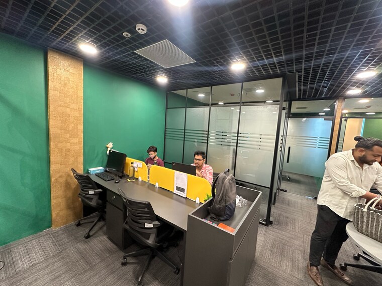 Team Area, vipul-business-park Commercial Office Space 1099 Sq.Ft. In Tikri Gurgaon 9535089