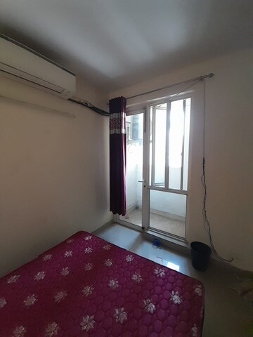 Room in 2 BHK Apartment at Sikka Karnam Greens, Sector 143b – for Rent