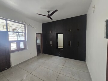 Room in 3 BHK Independent House at Sector 11 – for Rent