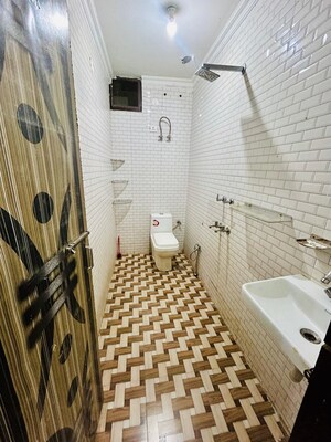 Master Bedroom in 1 BHK Builder Floor at Chattarpur – for Rent