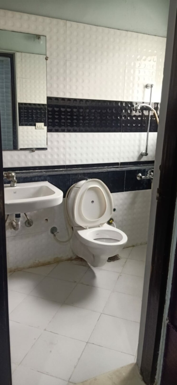 Bathroom, chandkheda 3 Bedroom 1602 Sq.Ft. Apartment In Chandkheda Ahmedabad 9535158