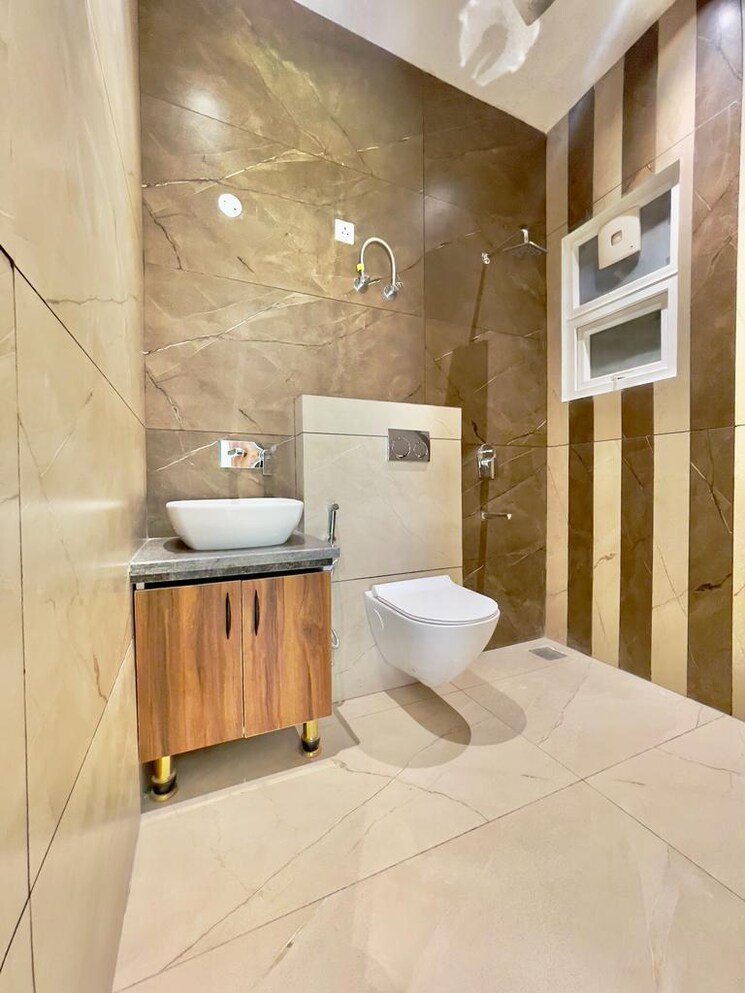 Bathroom, nandita-mayfair-park 3 Bedroom 964 Sq.Ft. Apartment In Kishanpura Zirakpur 9535133