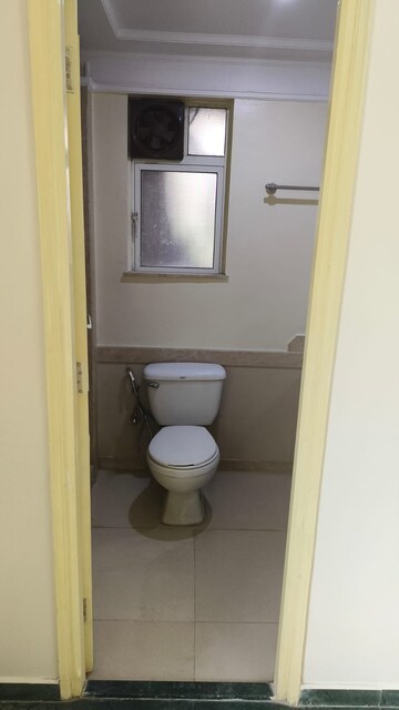 Master Bedroom in 2 BHK Apartment at Hiranandani Meadows, Manpada – for Rent