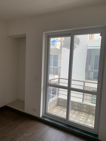 Room in 4 BHK Builder Floor at Puri Vip Floors, Sector 81 – for Sale