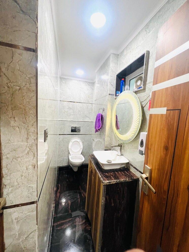 Bathroom, dwarka 3.5 Bedroom 950 Sq.Ft. Apartment In Dwarka Delhi 9535321