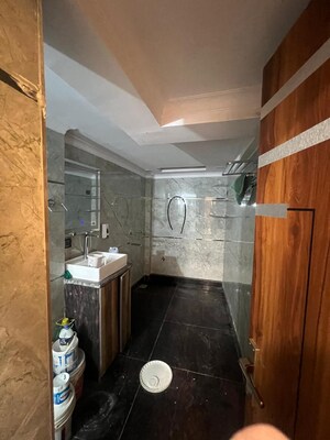 Attached Bathroom in 3.5 BHK Apartment at Dwarka – for Rent