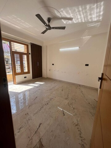 Room in 3 BHK Builder Floor at Chattarpur – for Rent