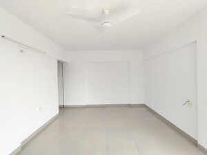 Room in 3 BHK Apartment at Silver Leaf II, Shivajinagar – for Rent
