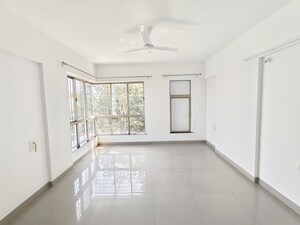 Room in 3 BHK Apartment at Silver Leaf II, Shivajinagar – for Rent