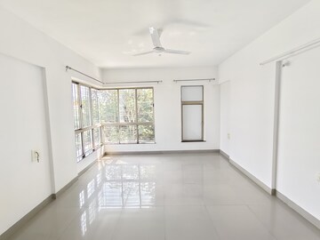 Room in 3 BHK Apartment at Silver Leaf II, Shivajinagar – for Rent