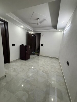 Bathroom in 1 BHK Builder Floor at Saket – for Rent