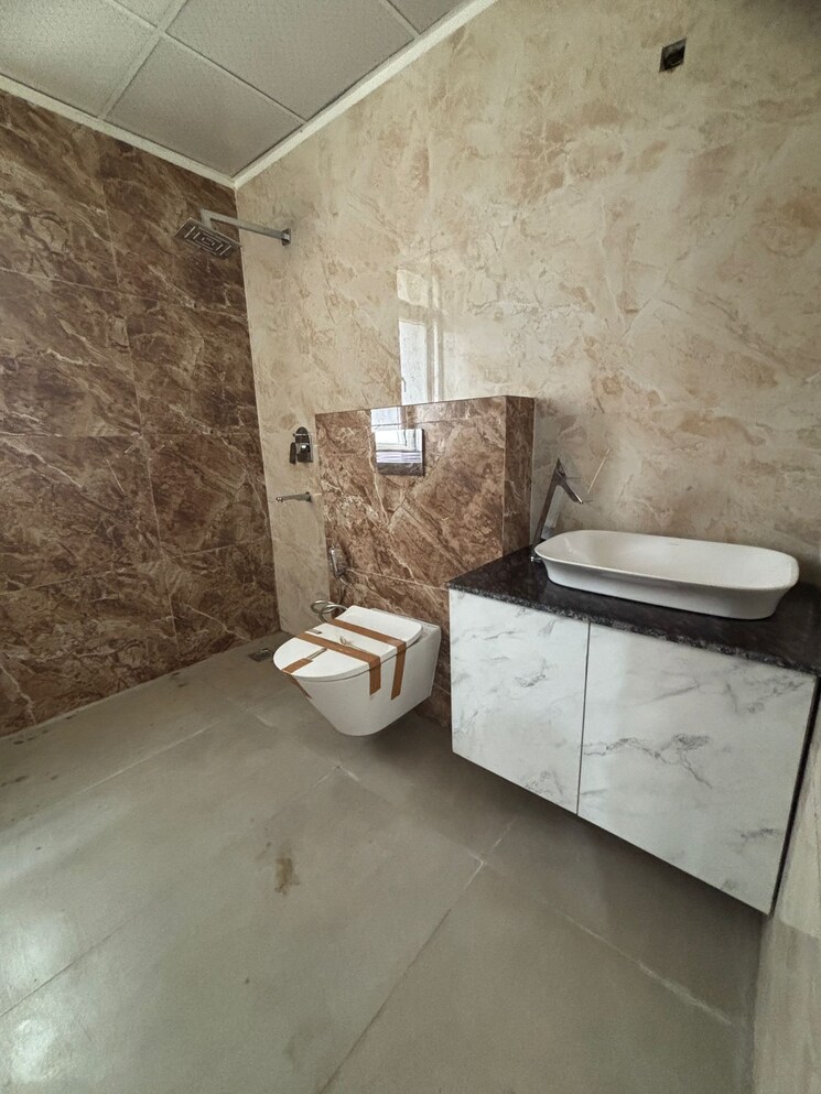 Bathroom, samridhi-daksh-avenue 4 Bedroom 2990 Sq.Ft. Apartment In Sector 150 Noida 9535254