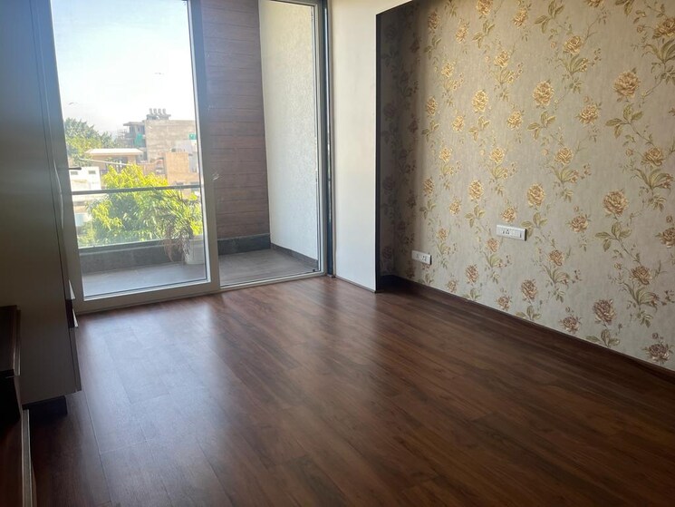 Room, sector 2 3 Bedroom 4000 Sq.Ft. Builder Floor In Sector 2 Panchkula 9535280