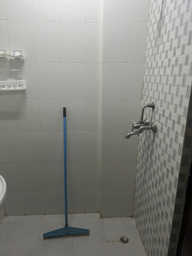 Bathroom, sector 135 2 Bedroom 632 Sq.Ft. Builder Floor In Sector 135 Noida 9535432