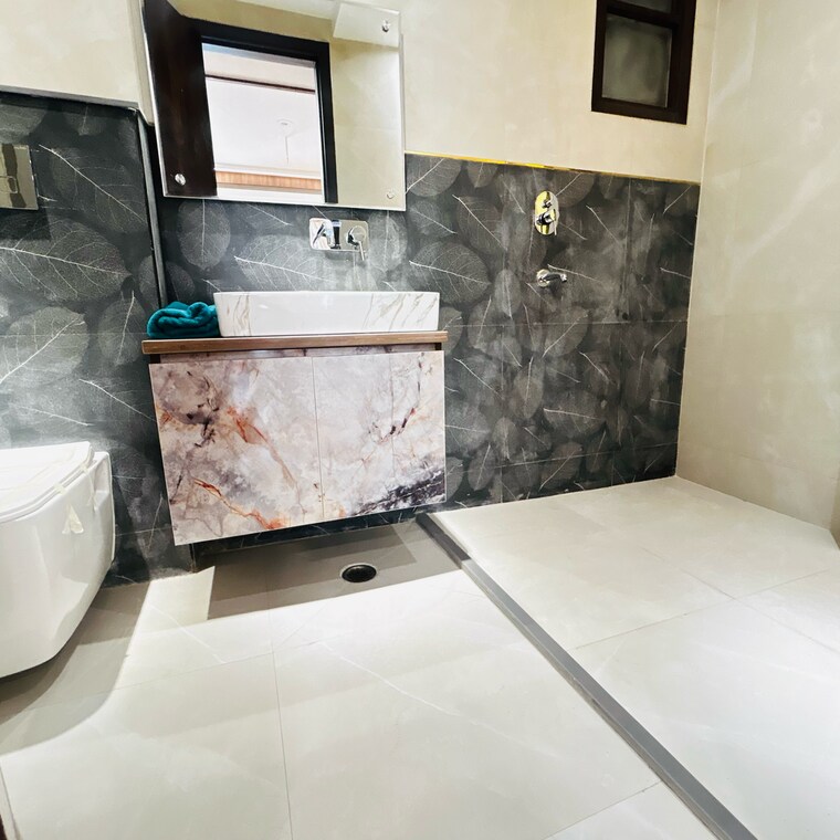 Kitchen, jain nagar 4 Bedroom 140 Sq.Yd. Builder Floor In Jain Nagar Delhi 9535389