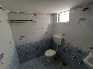 Bathroom in 3 BHK Villa at Bhat – for Rent