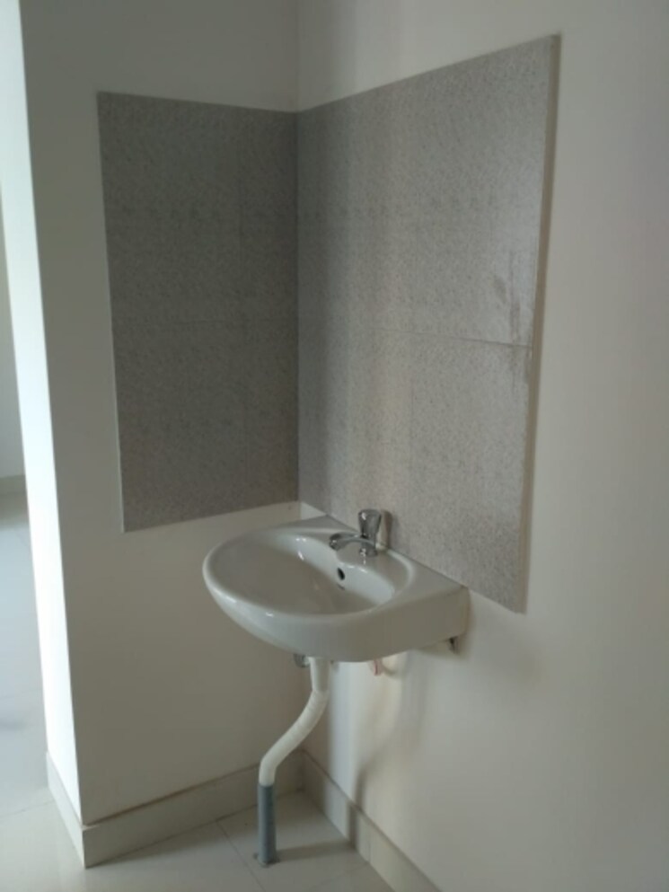 Bathroom, wakad 1 Bedroom 450 Sq.Ft. Apartment In Wakad Pune 9535310