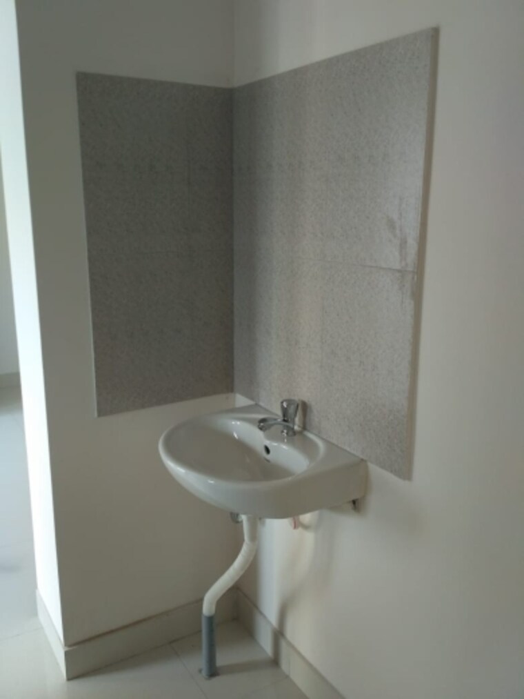 Bathroom, wakad 1 Bedroom 450 Sq.Ft. Apartment In Wakad Pune 9535310