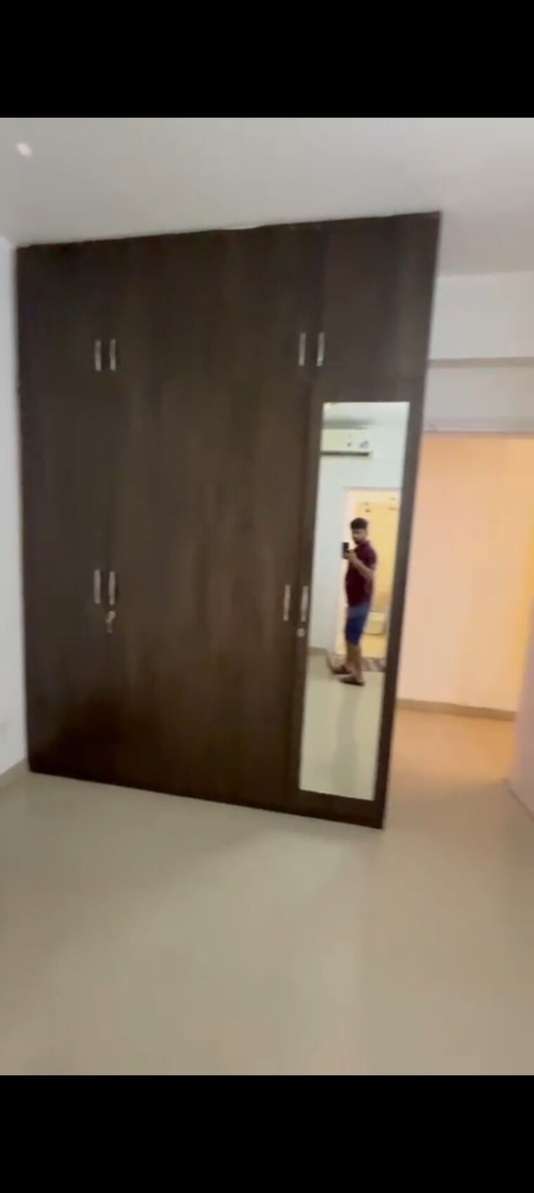 Room, puri-pratham 2.5 Bedroom 1300 Sq.Ft. Apartment In Sector 84 Faridabad 9535308