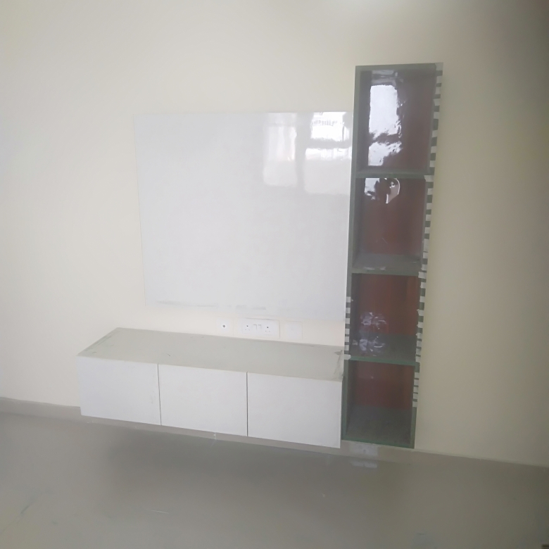 2 BHK Apartment For Rent in Pareena Om Apartments